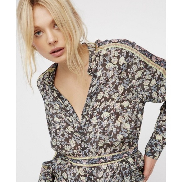 $108 Free People Flower Power Top XS Black Floral Print Split Neck Shirt Boho - Picture 2 of 11